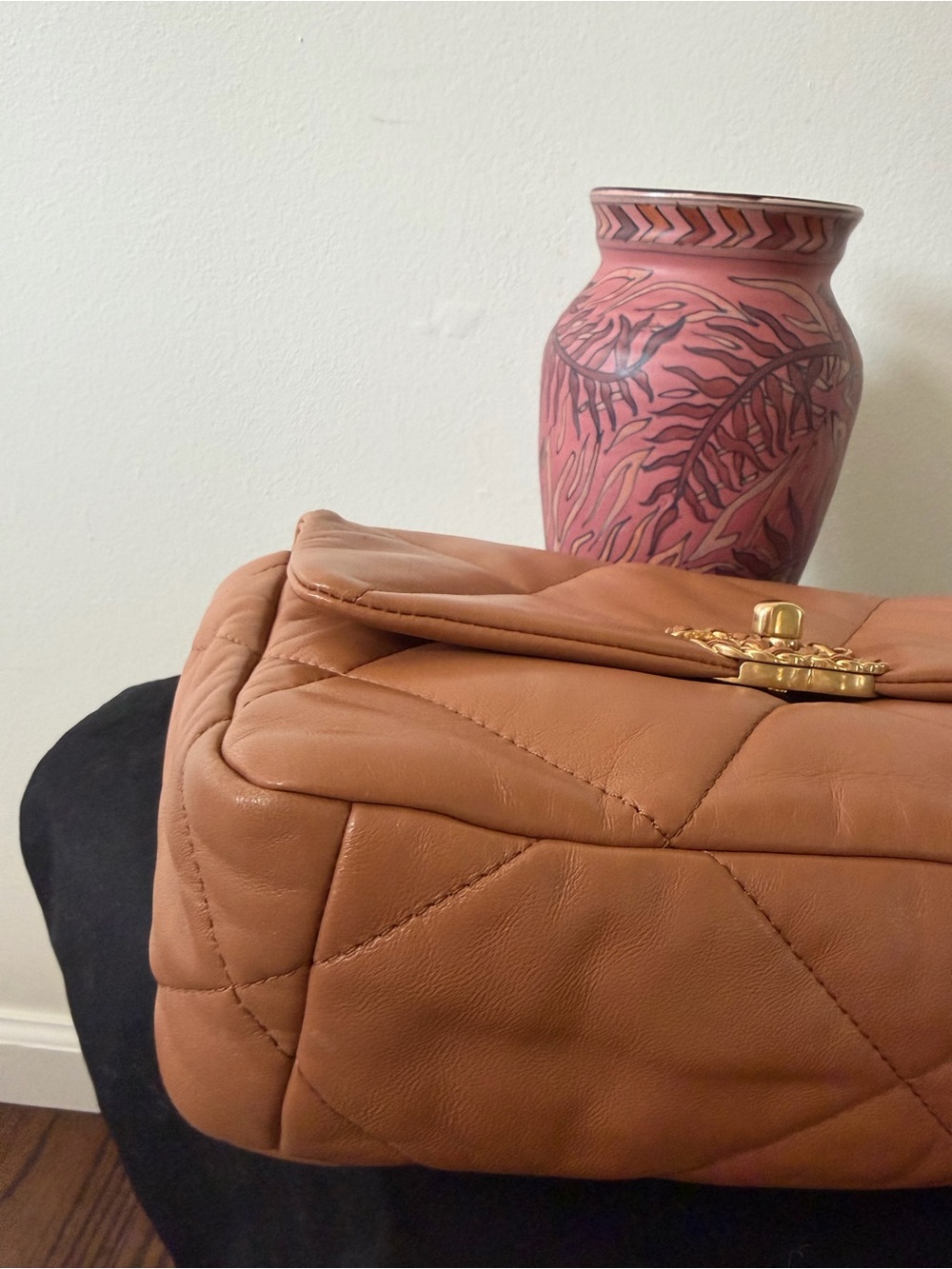 CHANEL 19 QUILTED LAMBSKIN BAG Camel color size S microchipped - Picture 10 of 16